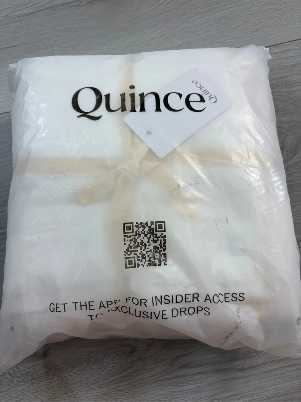 Quince hand towel